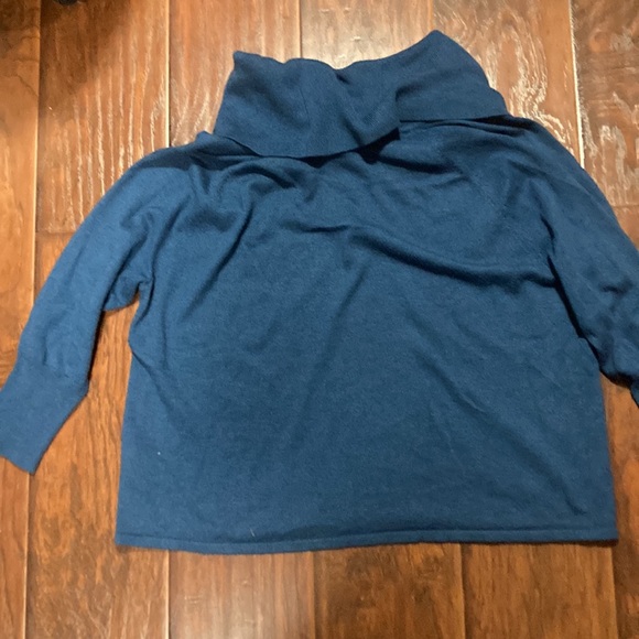 Cupio blue turtle neck sweater - Picture 3 of 3